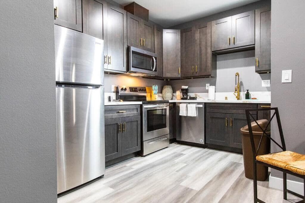 Restaurants-Pets-Professionals-Fastwifi-A C-Patios Apartment ซานดิเอโก ภายนอก รูปภาพ